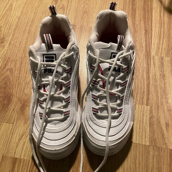 Fila Shoes // Womens 8.5 - Picture 2 of 5